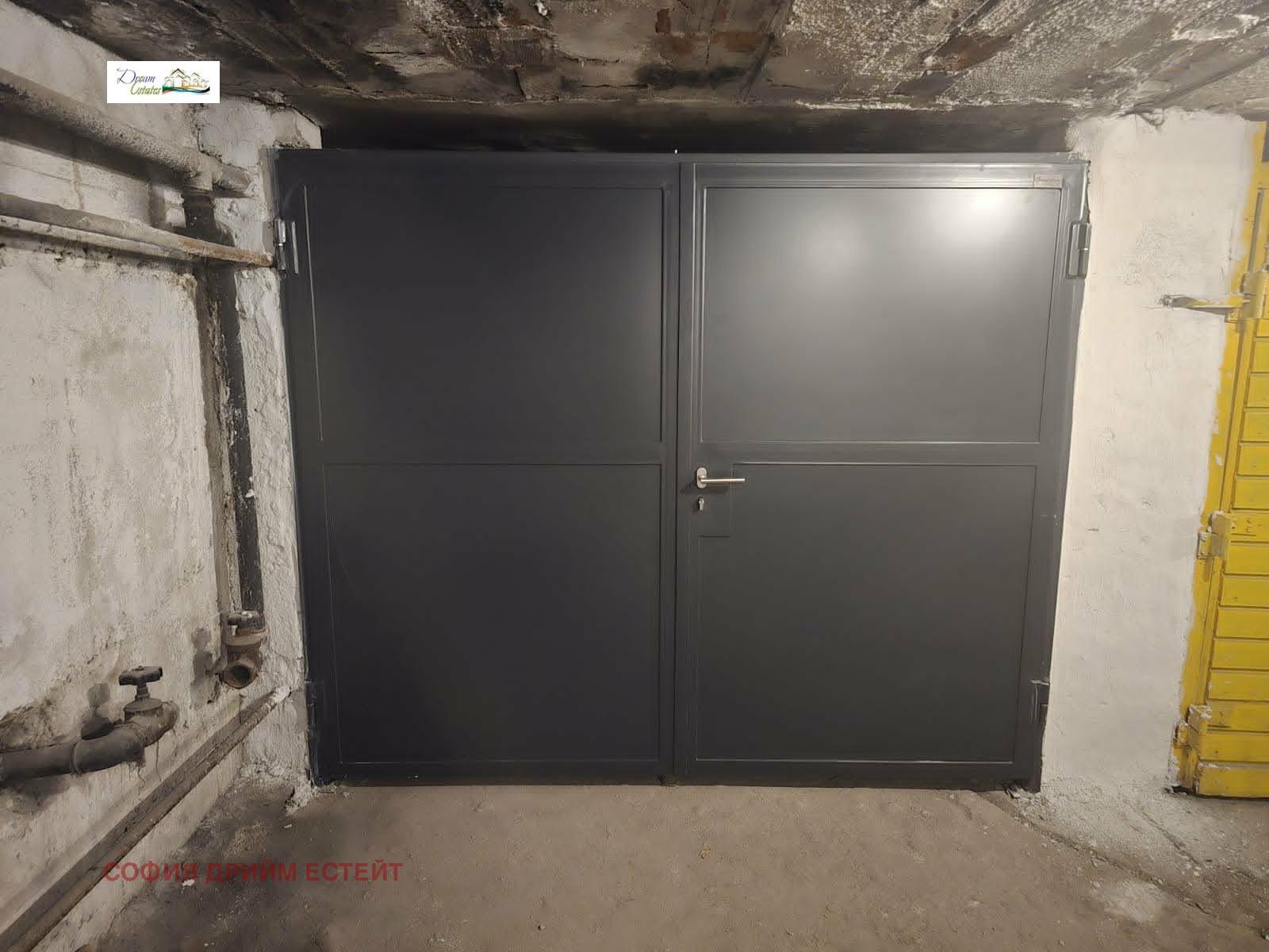 Продава ГАРАЖ, ПАРКОМЯСТО, гр. София, Редута