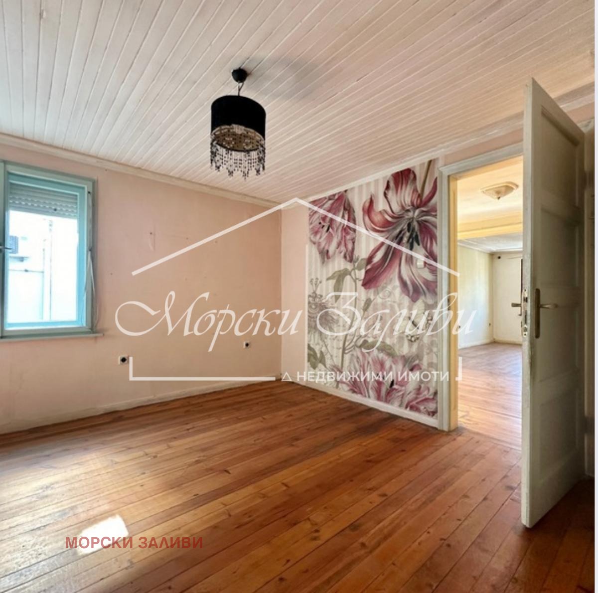 Продава ЕТАЖ ОТ КЪЩА, гр. Бургас, Център, снимка 2 - Етаж от къща - 53762493