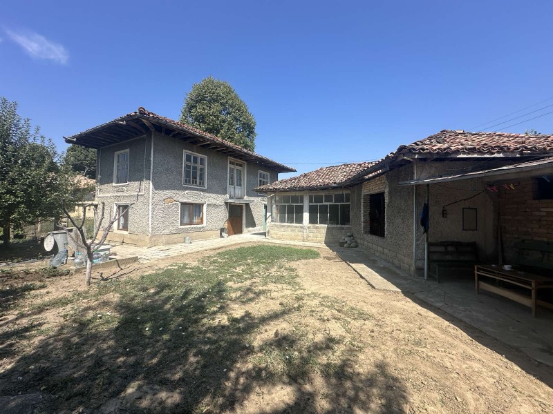 Продава КЪЩА в област Шумен, с. Веселиново - 110 кв.м / 33 000 € » 64 542.39 лв., АДРЕС НЕДВИЖИМИ ИМОТИ - КАНТОРА ШУМЕН