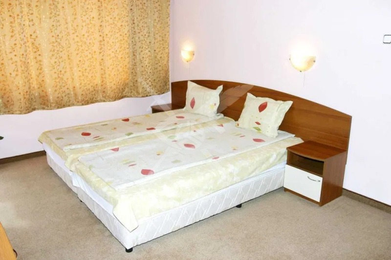 Продава ХОТЕЛ в област Бургас, с. Равда - 640 кв.м / 665 000 € » 1 300 626.95 лв., ЕКС НВД БУРГАС ООД
