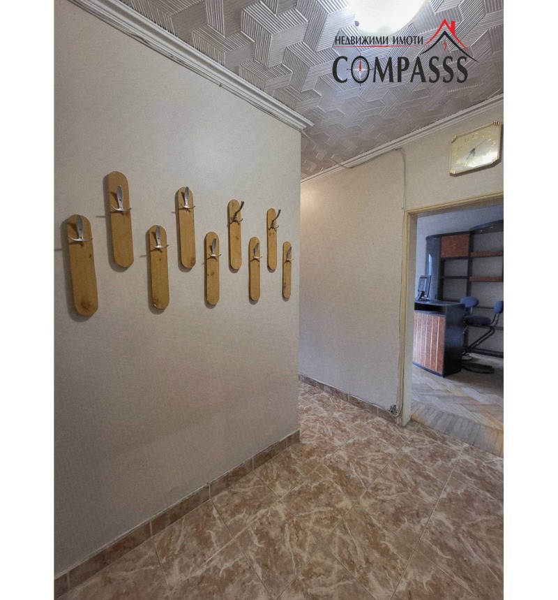 Продава  3-стаен град Добрич , Градска болница , 100 кв.м | 93263199 - изображение [2]