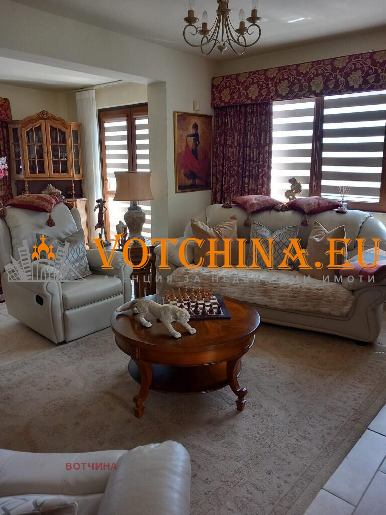 Продава КЪЩА, с. Безводица, област Добрич, снимка 2 - Къщи - 52647795