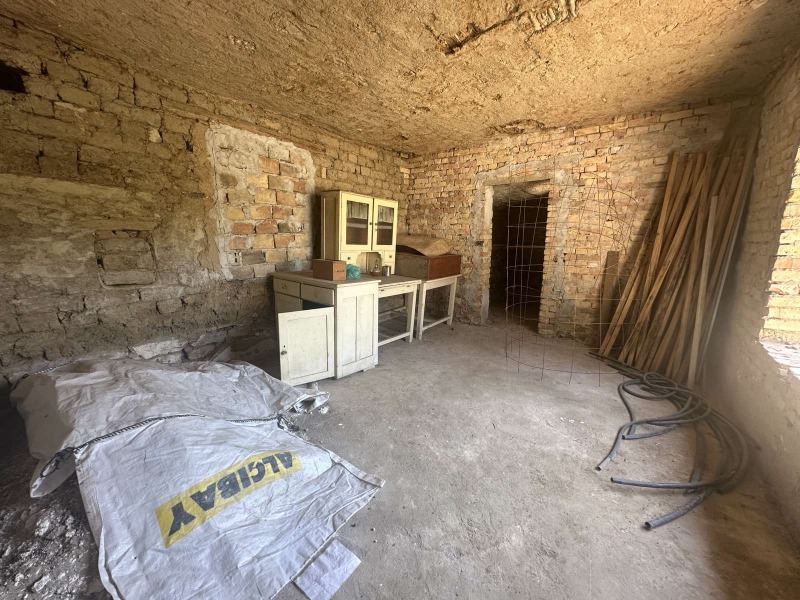 Продава КЪЩА, с. Веселиново, област Шумен, снимка 11 - Къщи - 53315362