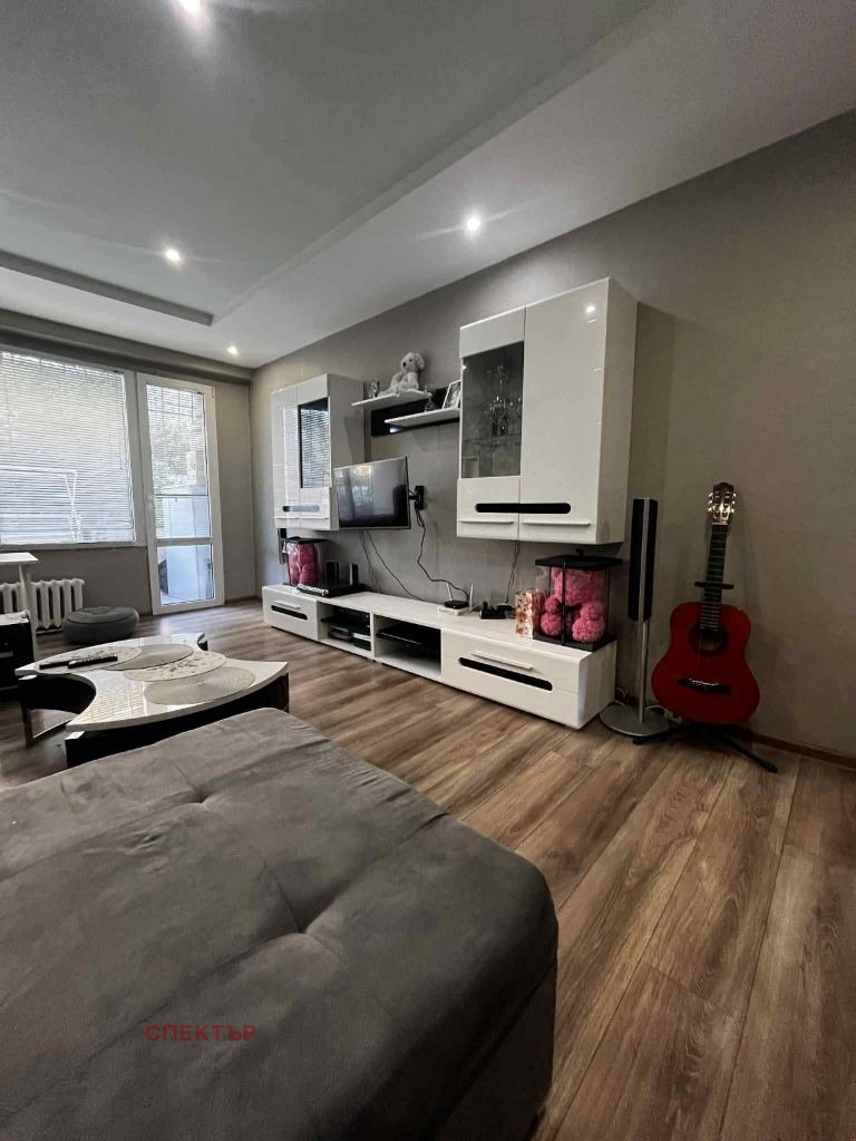 Zu verkaufen  1 Schlafzimmer Pernik , Iztok , 65 qm | 60633287 - Bild [2]