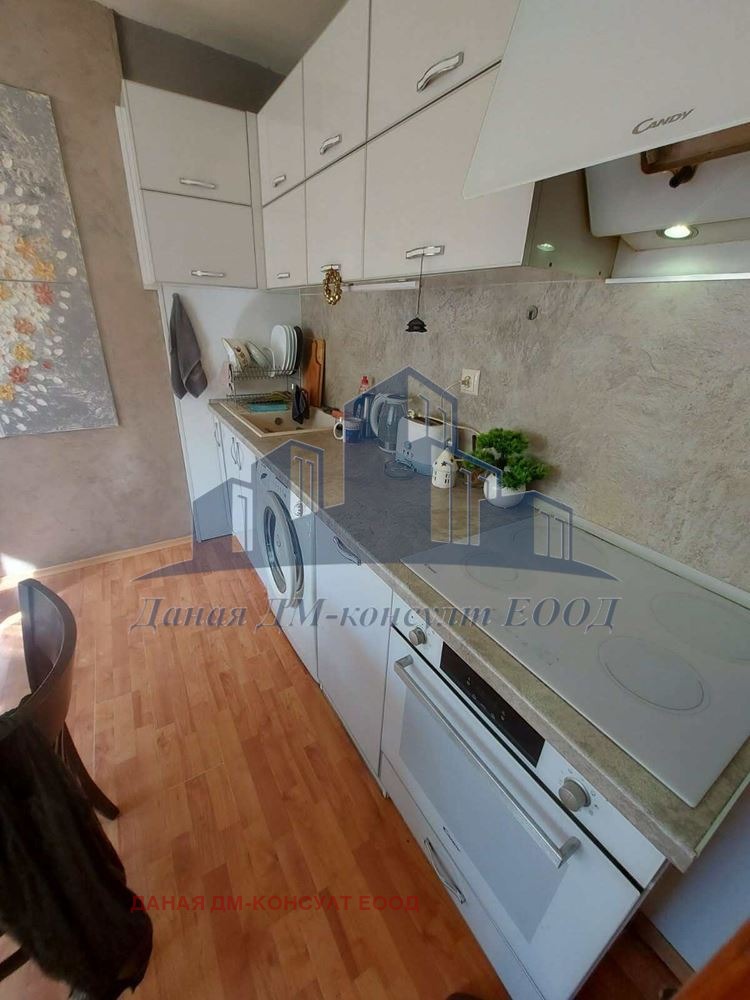 Продава ЕТАЖ ОТ КЪЩА, гр. Шумен, Пожарната, снимка 5 - Етаж от къща - 54433944