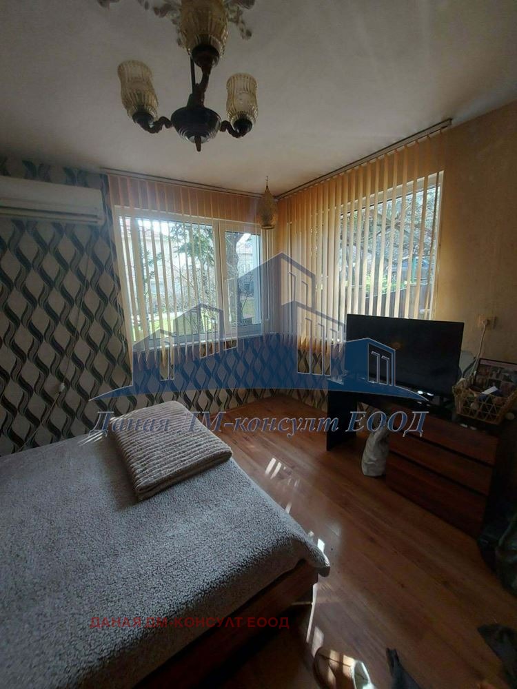 Продава ЕТАЖ ОТ КЪЩА, гр. Шумен, Пожарната, снимка 10 - Етаж от къща - 54433944