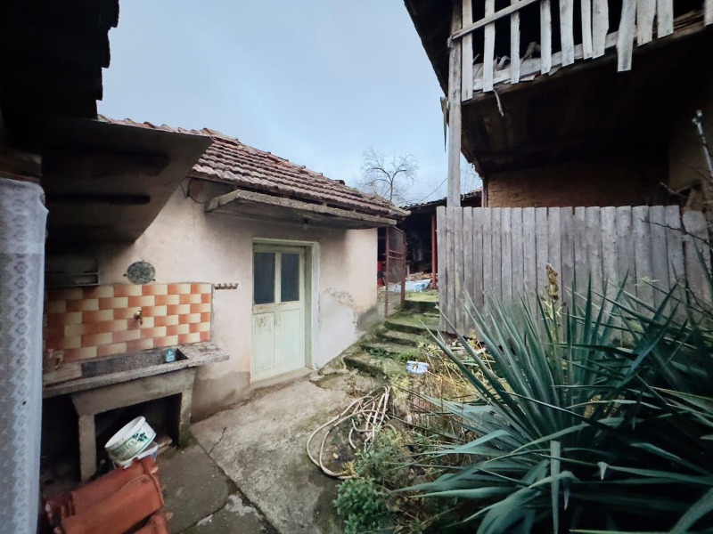 Продава КЪЩА, с. Говежда, област Монтана, снимка 5 - Къщи - 52754580