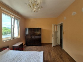 2 chambres Iztok, Pernik 3