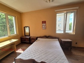 2 chambres Iztok, Pernik 2