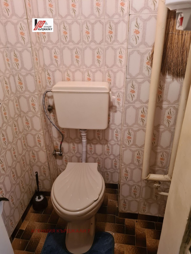 Продава 3-СТАЕН, гр. Кърджали, Студен кладенец, снимка 11 - Апартаменти - 52386346