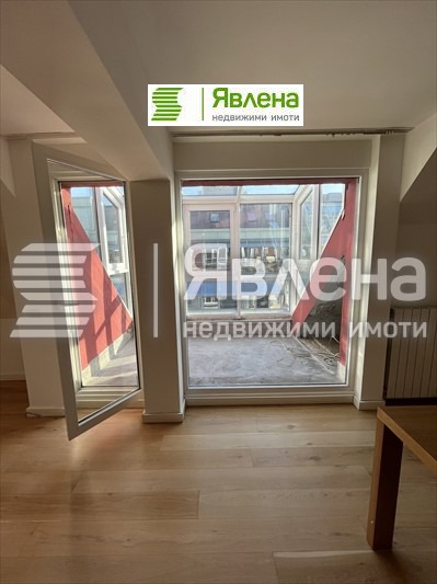 Продава МНОГОСТАЕН, гр. София, Център, снимка 3 - Aпартаменти - 47767526