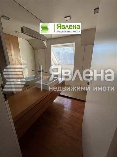 Продава МНОГОСТАЕН, гр. София, Център, снимка 9 - Aпартаменти - 47767526