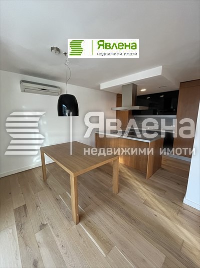 Продава МНОГОСТАЕН, гр. София, Център, снимка 2 - Aпартаменти - 47767526