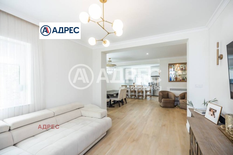 Продава КЪЩА, гр. Варна, Център, снимка 4 - Къщи - 53019612