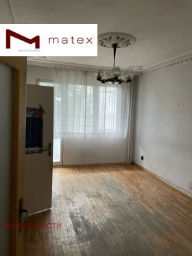 3+ bedroom Vazrazhdane 3, Varna 1