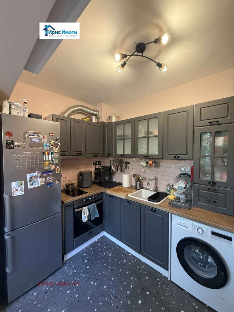 Продаја  1 спаваћа соба Софија , Карпузица , 65 м2 | 33015075