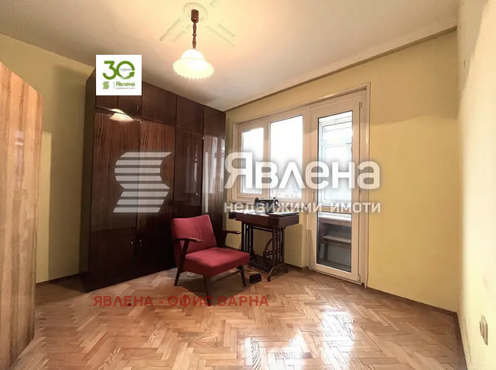 Продава 3-СТАЕН, гр. Варна, Окръжна болница-Генерали, снимка 3 - Апартаменти - 52346017