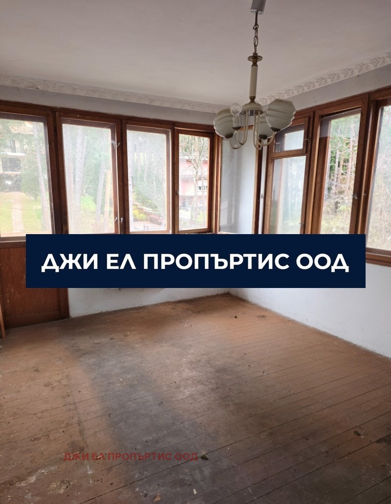 Продава КЪЩА, гр. София, гр. Банкя