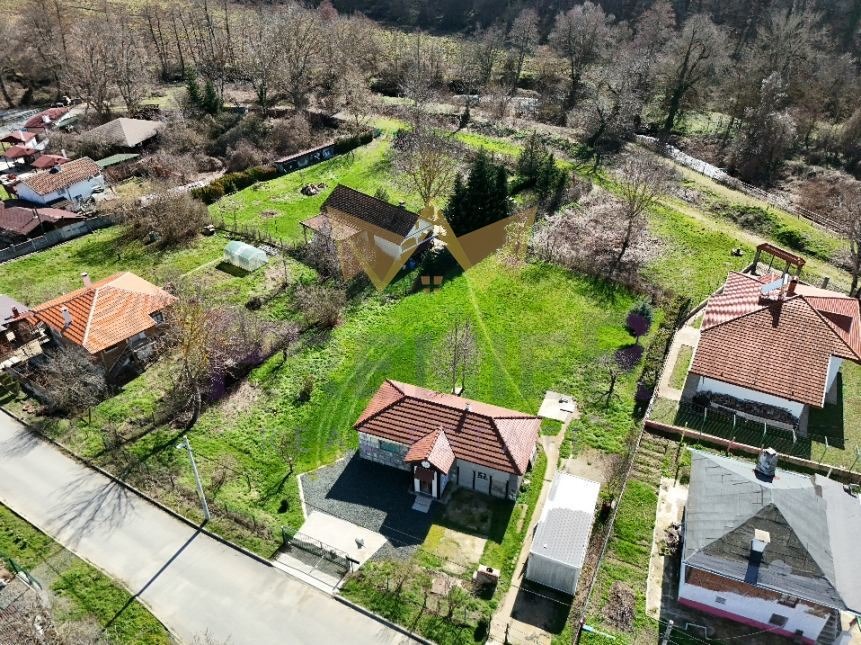Продава КЪЩА, с. Младежко, област Бургас, снимка 2 - Къщи - 53945983