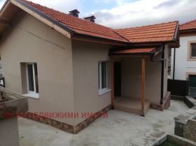 Haus Batanowzi, region Pernik 9