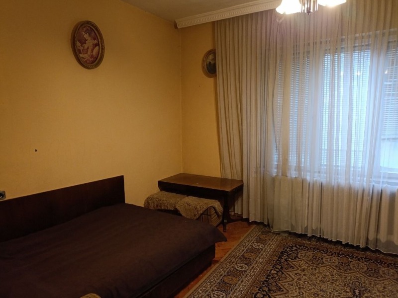 Продава 3-СТАЕН, гр. Русе, Цветница, снимка 2 - Апартаменти - 53258227