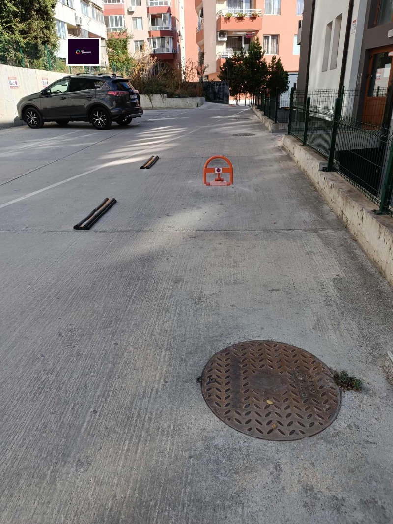 Eladó  Parkolóhely Varna , Vazrazsdane 1 , 12 négyzetméter | 67183564