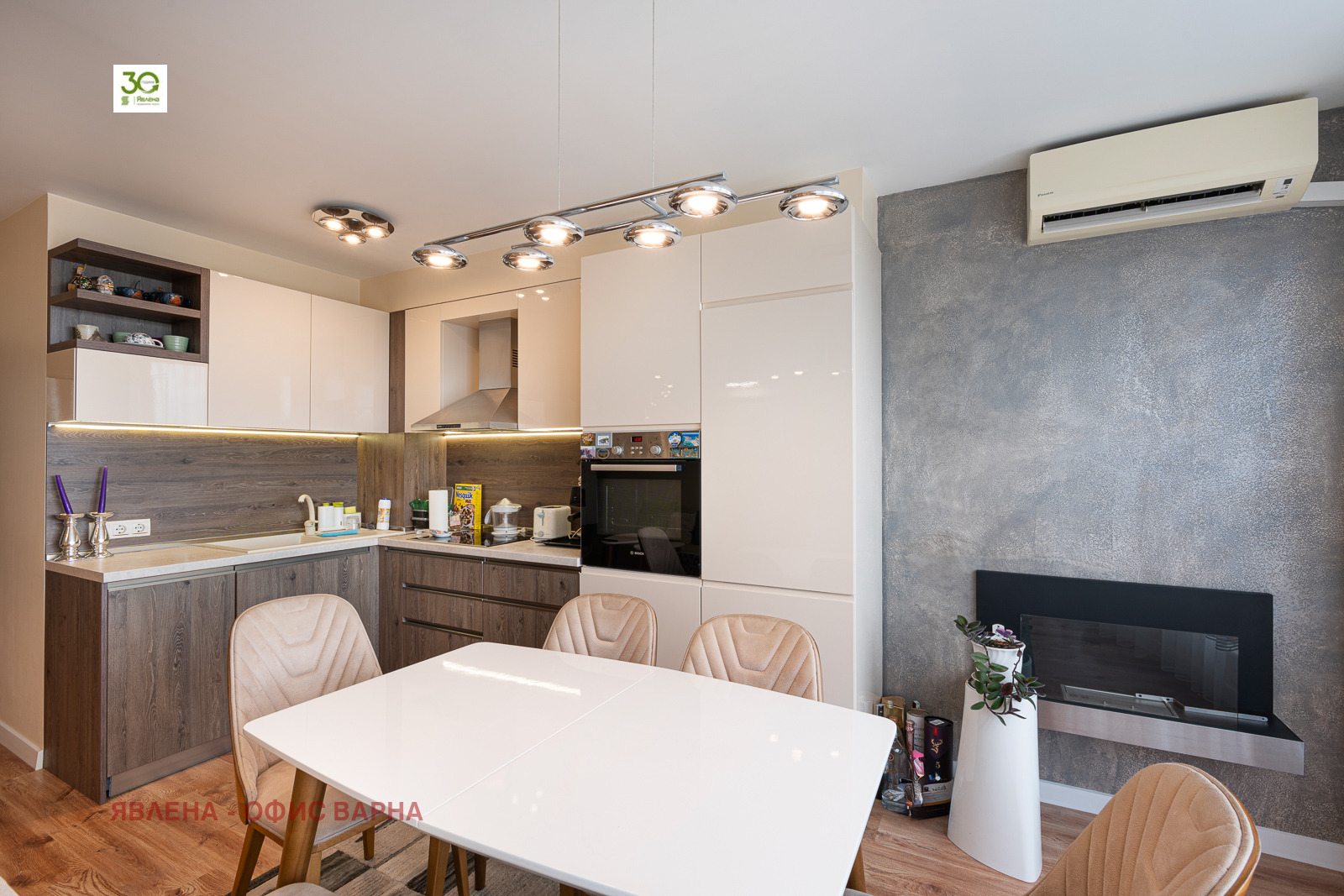 Продава 3-СТАЕН, гр. Варна, Бриз, снимка 2 - Апартаменти - 54028215