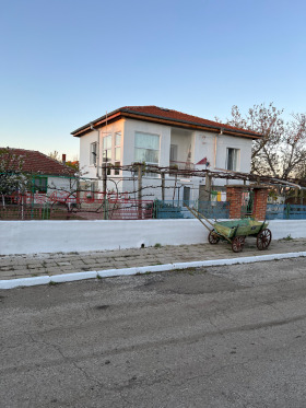 Продажба на имоти в с. Зорница, област Бургас - изображение 1 