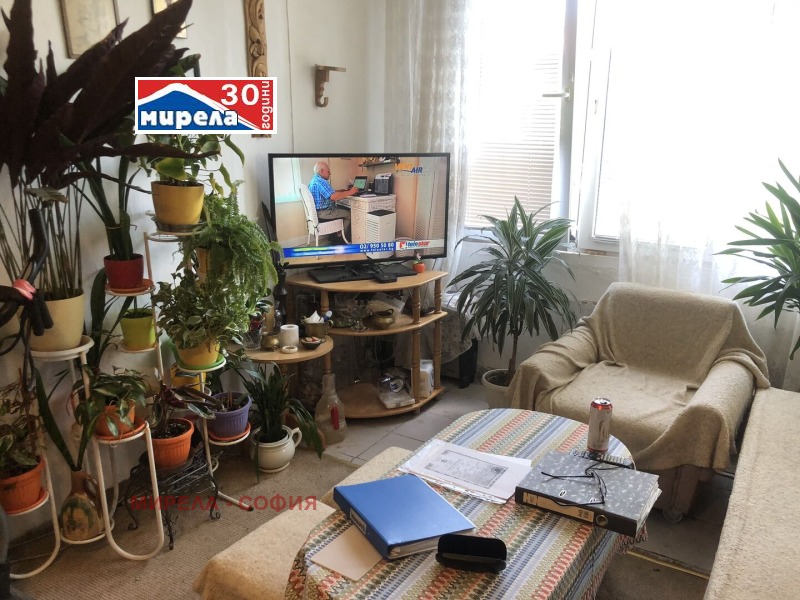 Продава 2-СТАЕН, гр. София, Изток