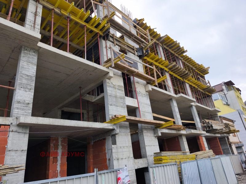 Продава МНОГОСТАЕН, гр. Бургас, Възраждане, снимка 3 - Апартаменти - 53458281