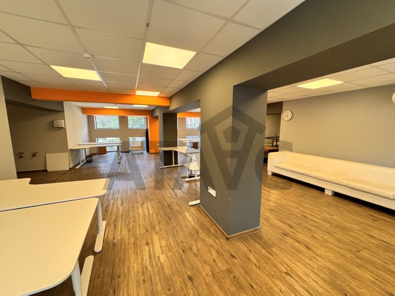 Продава  Офис град Пловдив , Младежки Хълм , 220 кв.м | 25606447 - изображение [6]