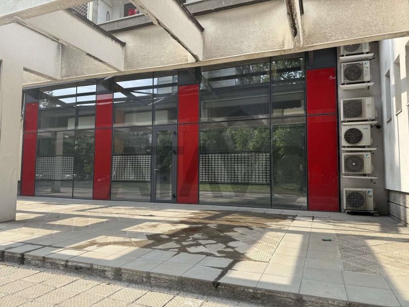 Продава  Офис град Пловдив , Младежки Хълм , 220 кв.м | 25606447