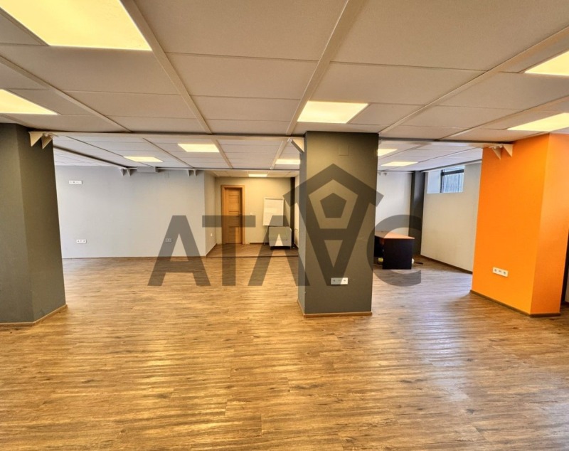 Продава  Офис град Пловдив , Младежки Хълм , 220 кв.м | 25606447 - изображение [4]
