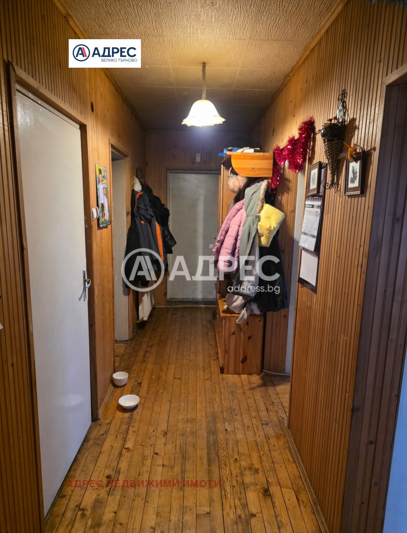 Продава ЕТАЖ ОТ КЪЩА, гр. Дебелец, област Велико Търново, снимка 6 - Етаж от къща - 52990602