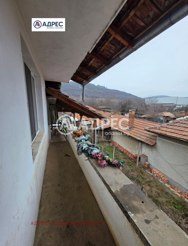 Продава ЕТАЖ ОТ КЪЩА, гр. Дебелец, област Велико Търново, снимка 15 - Етаж от къща - 52990602