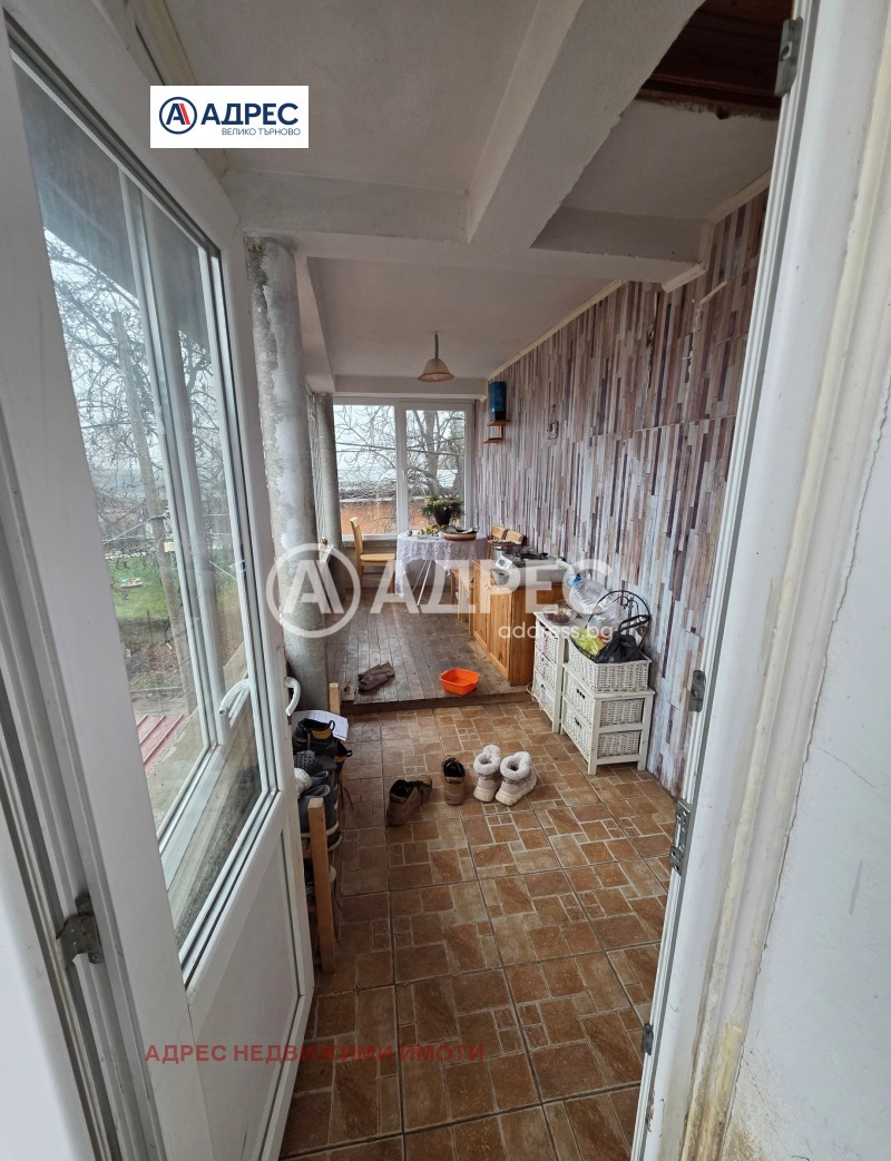 Продава ЕТАЖ ОТ КЪЩА, гр. Дебелец, област Велико Търново, снимка 14 - Етаж от къща - 52990602