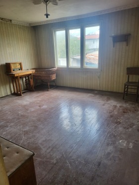 Huis Dragitsjevo, regio Pernik 10