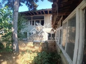 Huis Salmanovo, regio Sjoemen