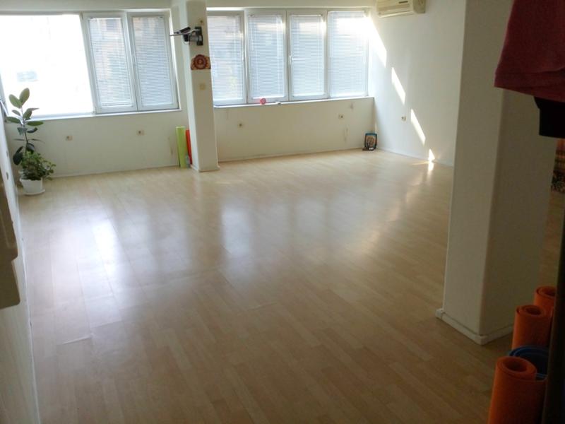 Продава ОФИС, гр. Велико Търново, Център, снимка 2 - Офиси - 52778827