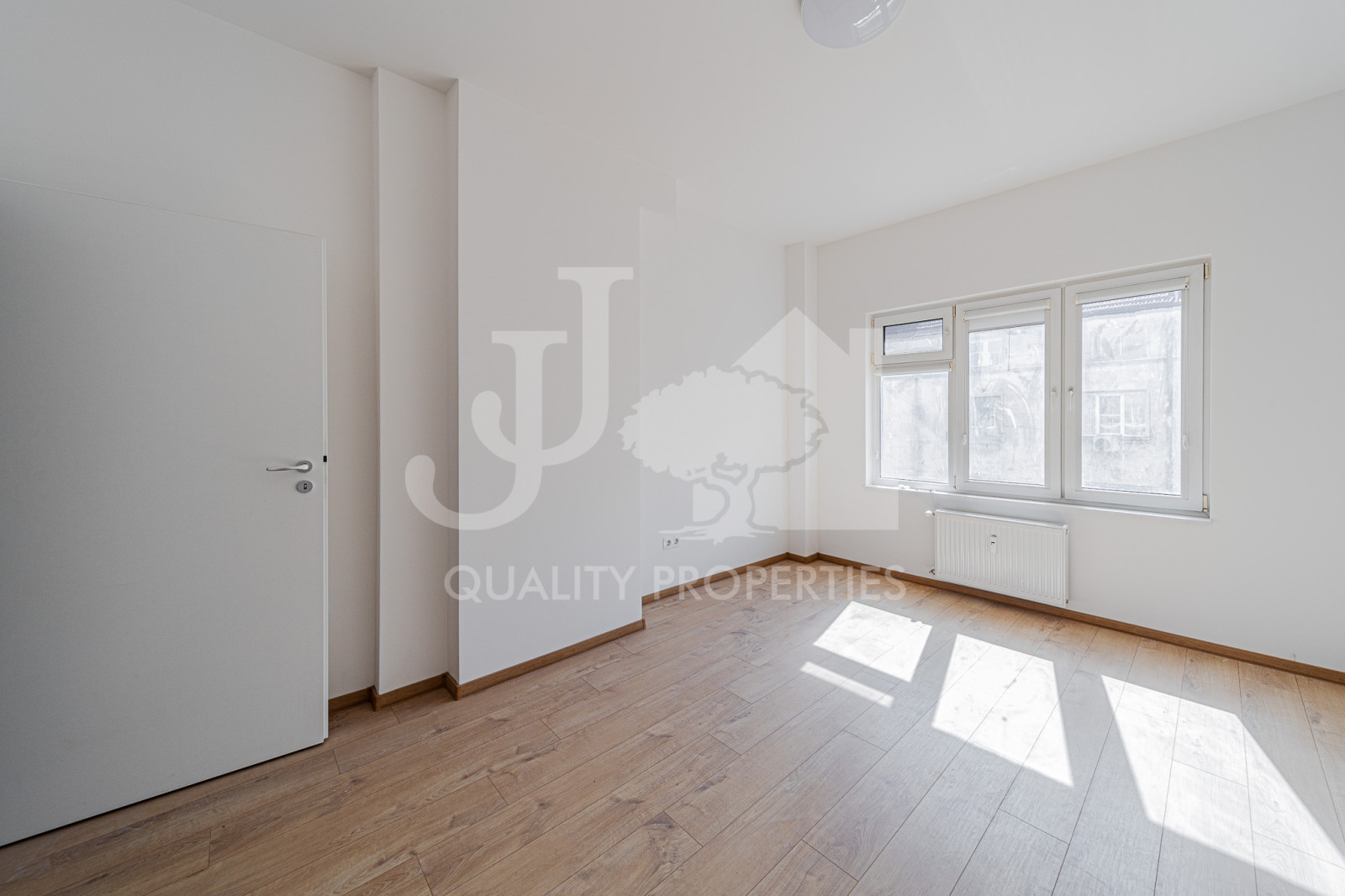 Продава 2-СТАЕН, гр. София, Център, снимка 6 - Апартаменти - 54301411