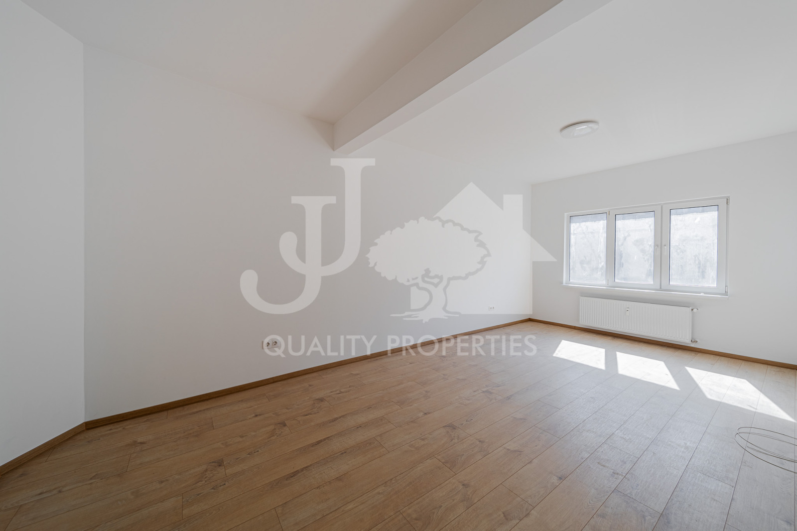 Продава 2-СТАЕН, гр. София, Център