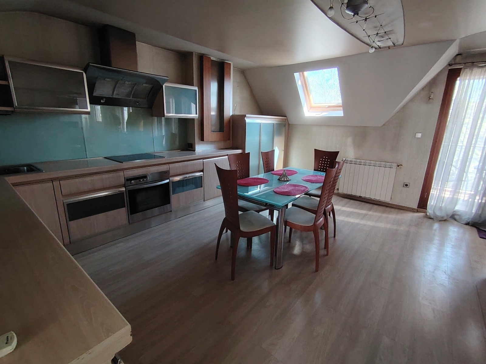 Продава 4-СТАЕН, гр. Варна, Гръцка махала, снимка 4 - Апартаменти - 54331056