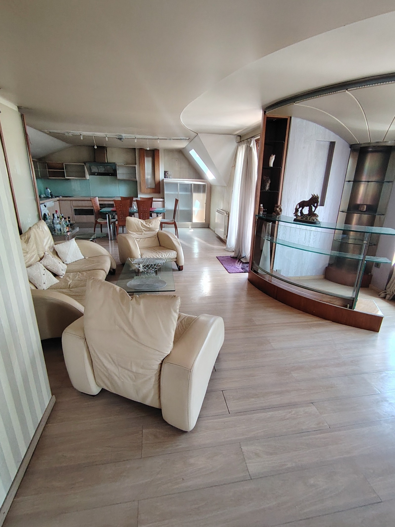 Продава 4-СТАЕН, гр. Варна, Гръцка махала, снимка 2 - Апартаменти - 54331056