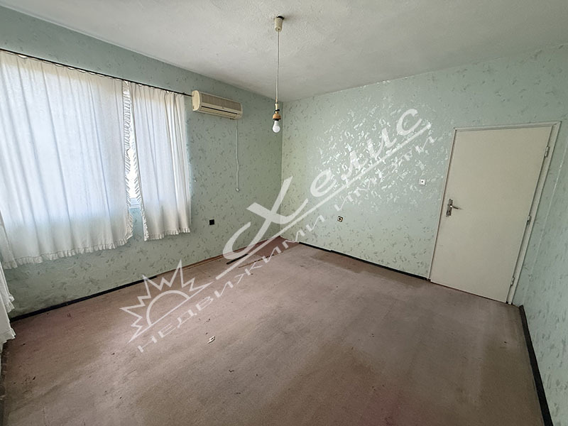 Продава ЕТАЖ ОТ КЪЩА, гр. Бургас, Център, снимка 6 - Етаж от къща - 53071686