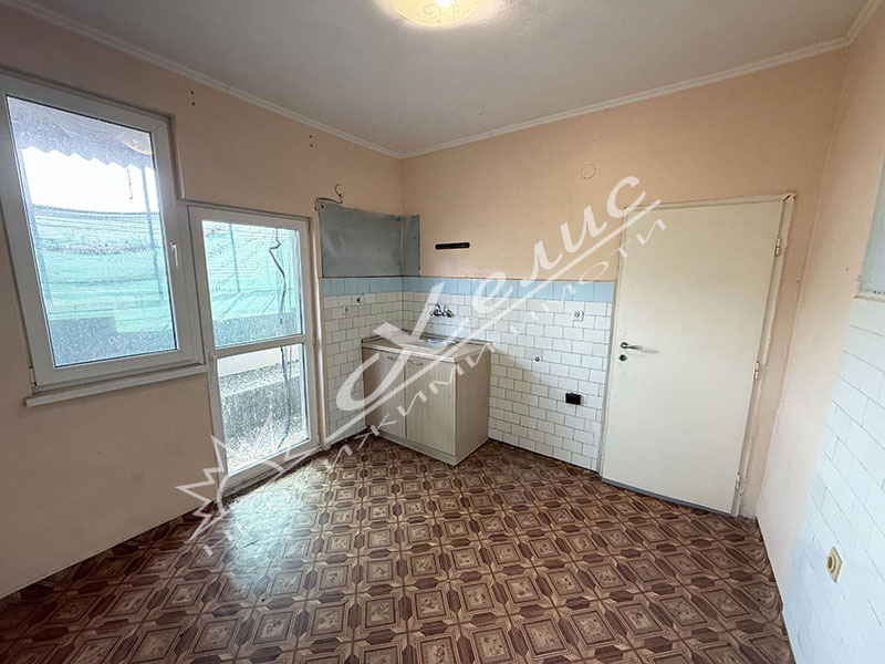 Продава ЕТАЖ ОТ КЪЩА, гр. Бургас, Център, снимка 5 - Етаж от къща - 53071686