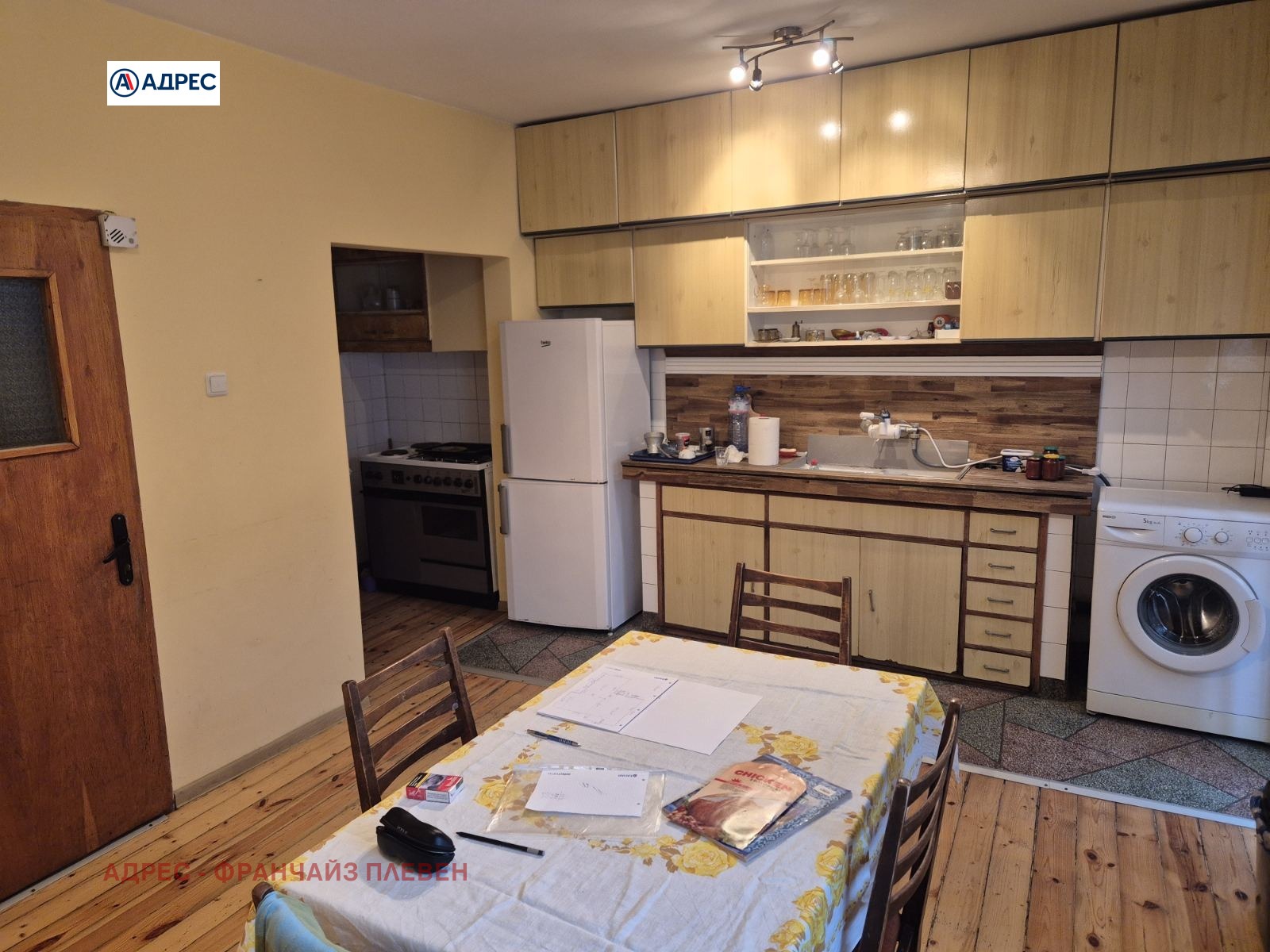 Продава МНОГОСТАЕН, гр. Плевен, Идеален център, снимка 3 - Апартаменти - 55542096