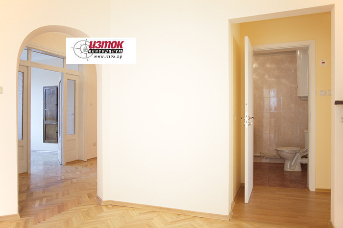 Продава МНОГОСТАЕН, гр. София, Докторски паметник, снимка 3 - Апартаменти - 53178108