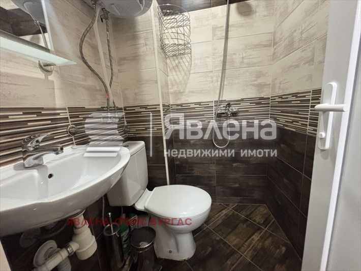 Продава ЕТАЖ ОТ КЪЩА, гр. Поморие, област Бургас, снимка 9 - Етаж от къща - 52644003