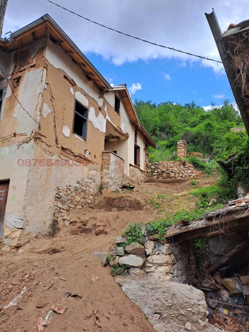 Продава КЪЩА, с. Горановци, област Кюстендил