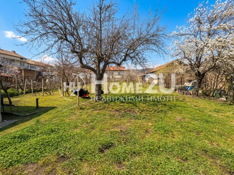 Продава КЪЩА в област Варна, гр. Аксаково - 350 кв.м / 339 900 € » 664 786.62 лв., HOME2U